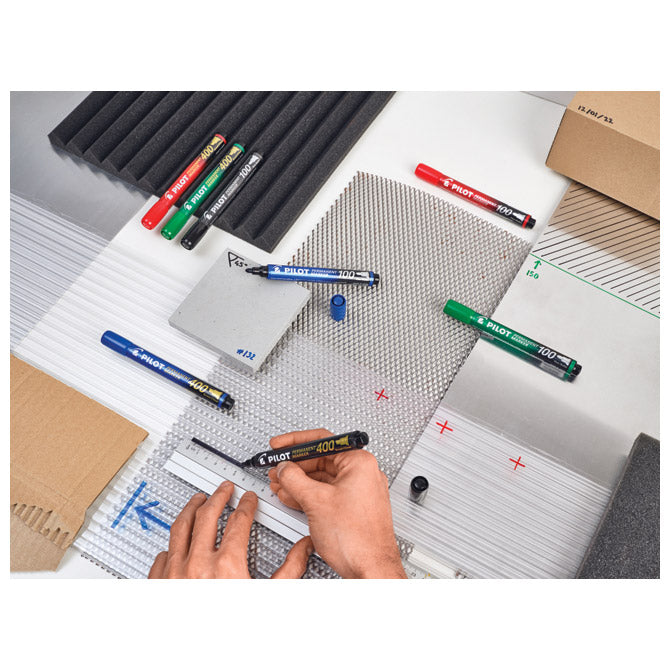 Marker permanentni 1,5-4,0mm klinasti vrh pilot sca-400-b crni