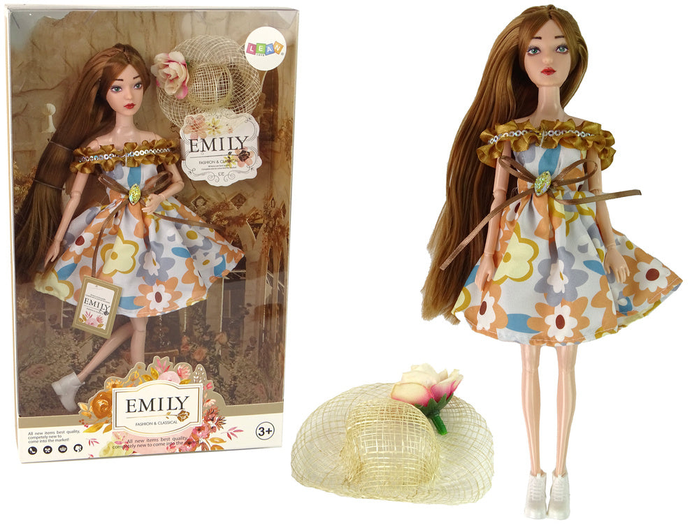 Lutka za igru Emily za modnu reviju sa proljetnim šeširom - 30 cm