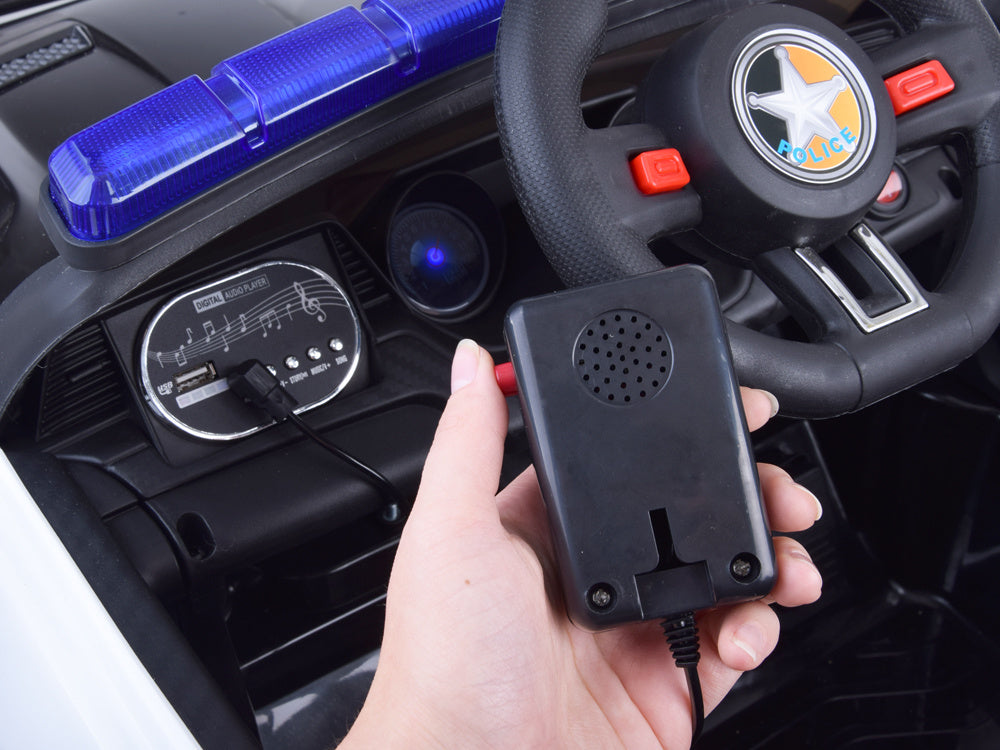 Policijski automobil AKU