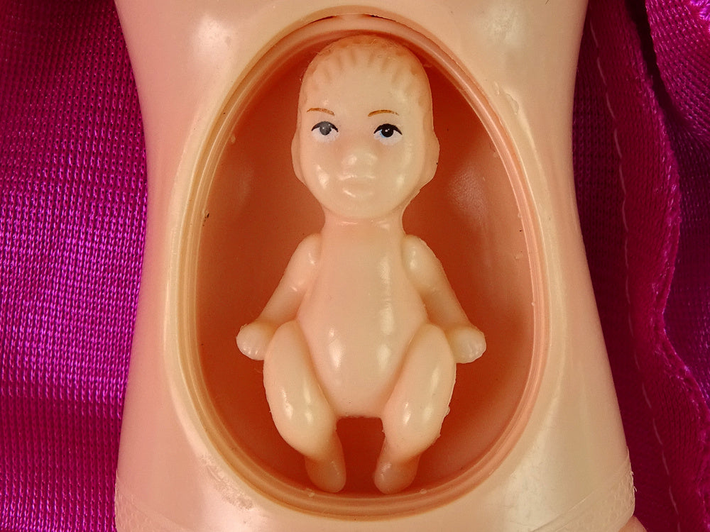 Lutka za igru sa crvenom dugom kosom, djevojčicom i hranilicom - MOM