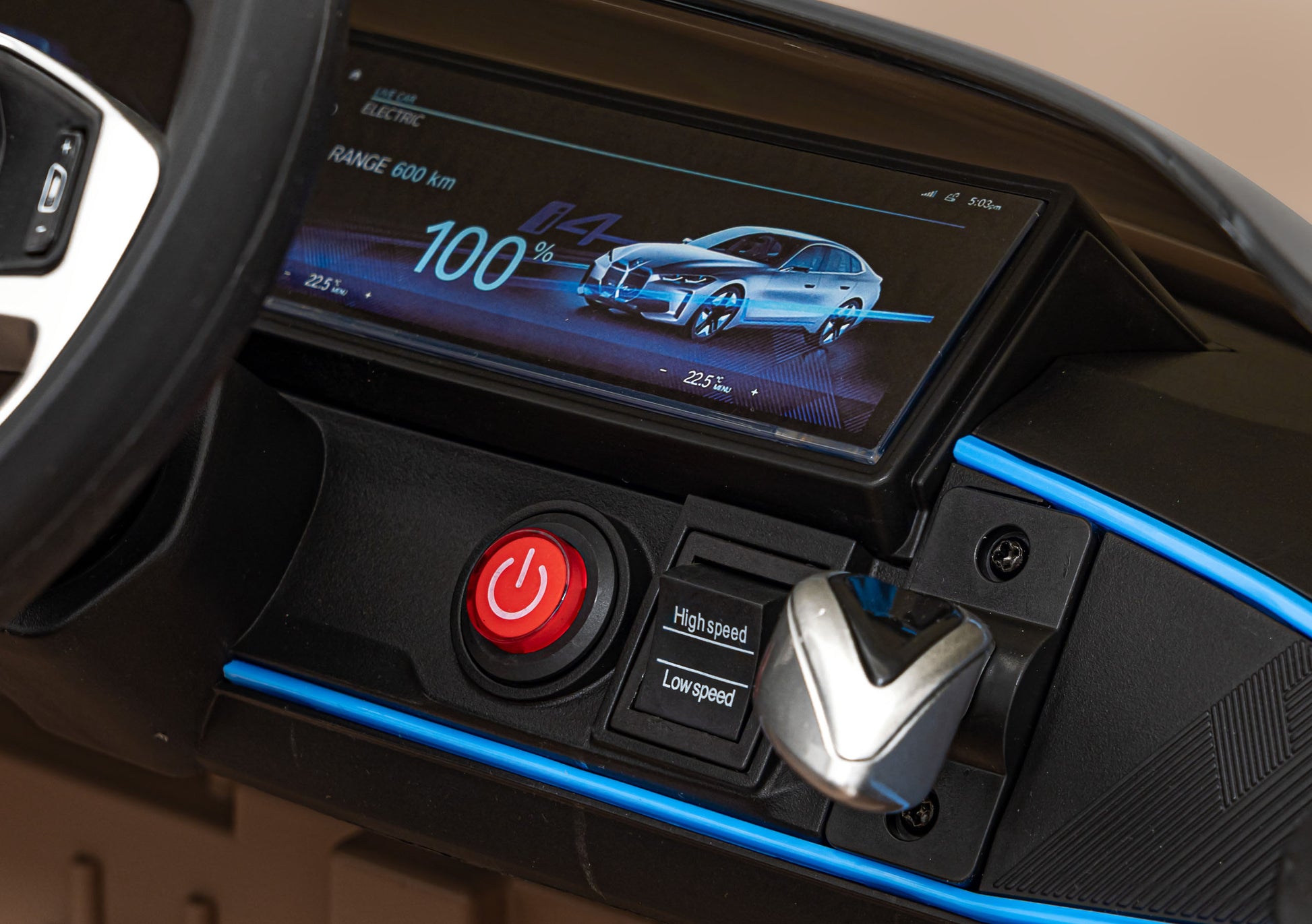 Licencirani auto na akumulator BMW i4 – zlatni