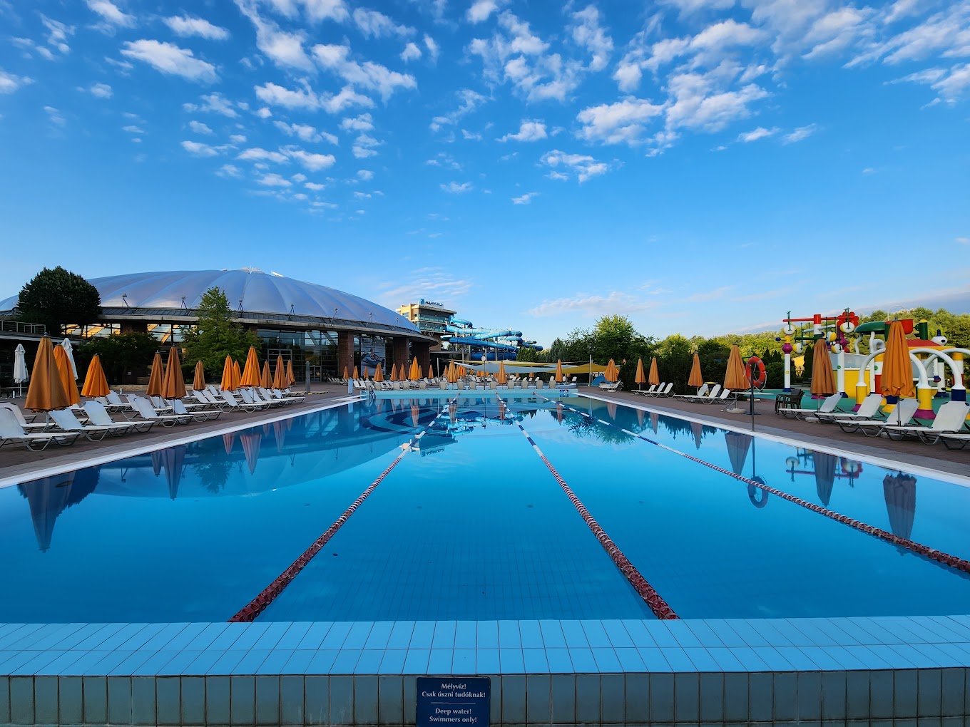 Budapešť, 2 nebo 3 noci pro 2 osoby s polopenzí – Hotel Aquaworld Resort Budapest 4****