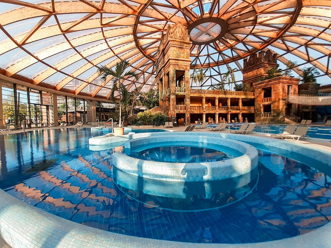 Budapešť, 2 nebo 3 noci pro 2 osoby s polopenzí – Hotel Aquaworld Resort Budapest 4****