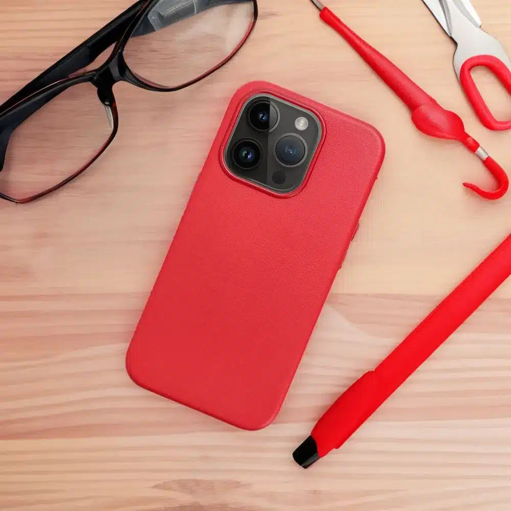 Kožený kryt Mag Cover kompatibilní s MagSafe pro iPhone 15 červený