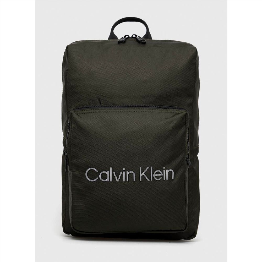 Batoh — CALVIN KLEIN