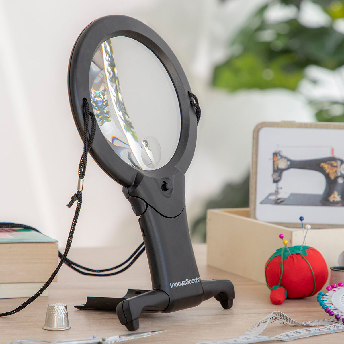 Handsfree povećalo s LED svjetlom Zooled InnovaGoods