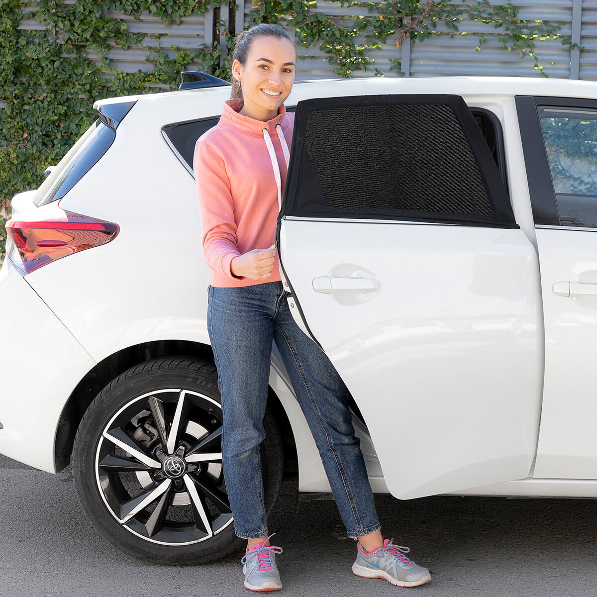 Mrežica-suncobran za automobil UVlock InnovaGoods Paket od 2 kom.