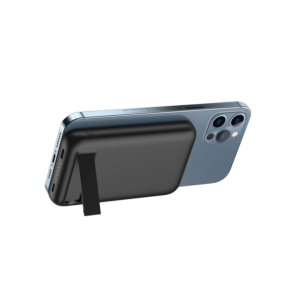 POWER BANK VEGER MagOn Kick s indukčním nabíjením podporuje nabíjení MagSafe 15W - 5 000mAh PD 20W černá