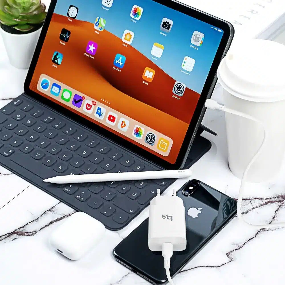 Nástěnná nabíječka pro iPhone 18W s PD nabíjením s odpojitelným kabelem Blue Star