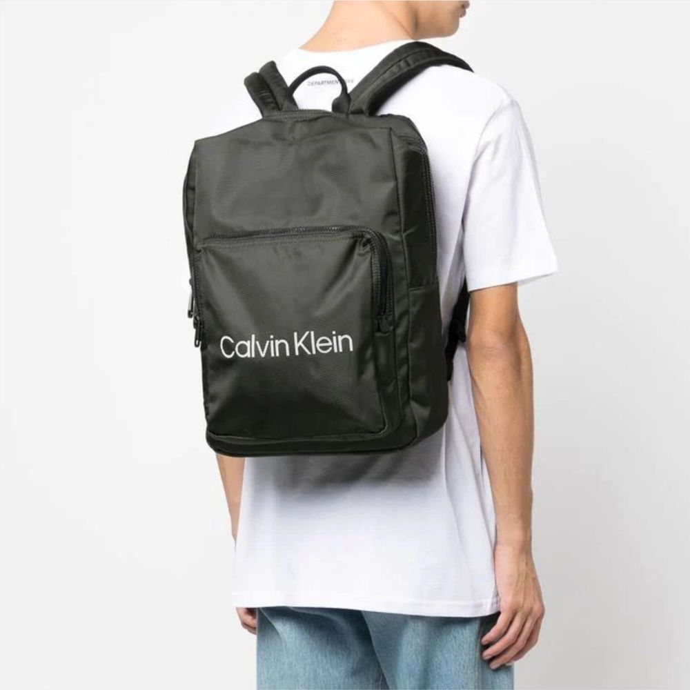Batoh — CALVIN KLEIN