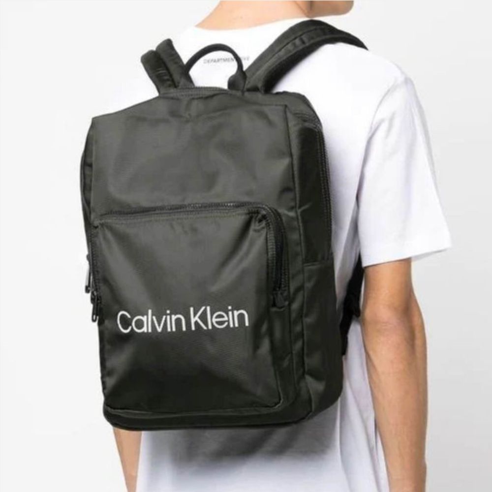 Batoh — CALVIN KLEIN