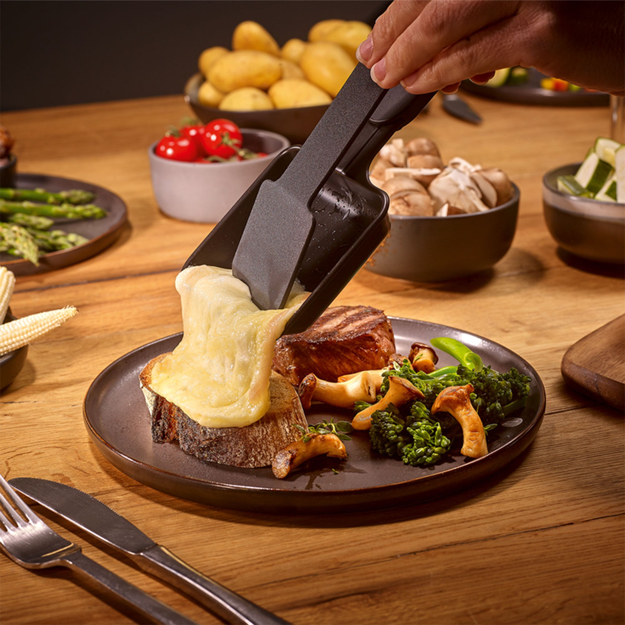 Severin Raclette gril s 8 pánvičkami, RG 2365